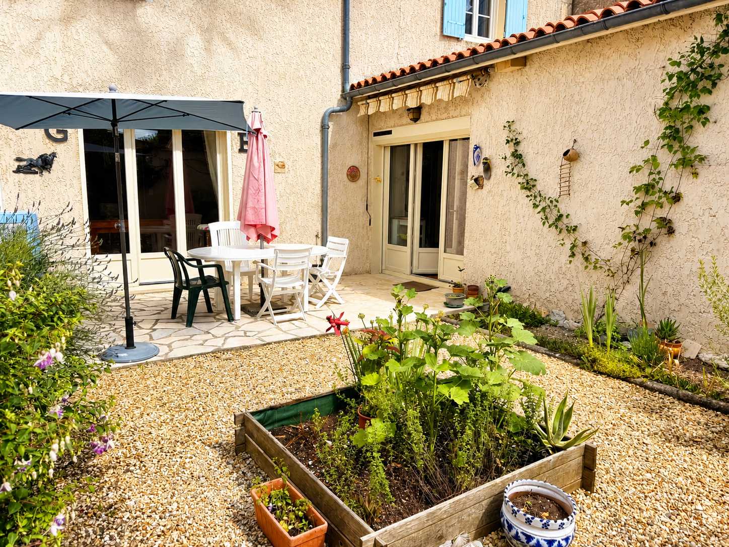 Maison à vendre à Loulay (17330) – 180 m² – 4 chambres – Terrasse – Garage – Centre-ville