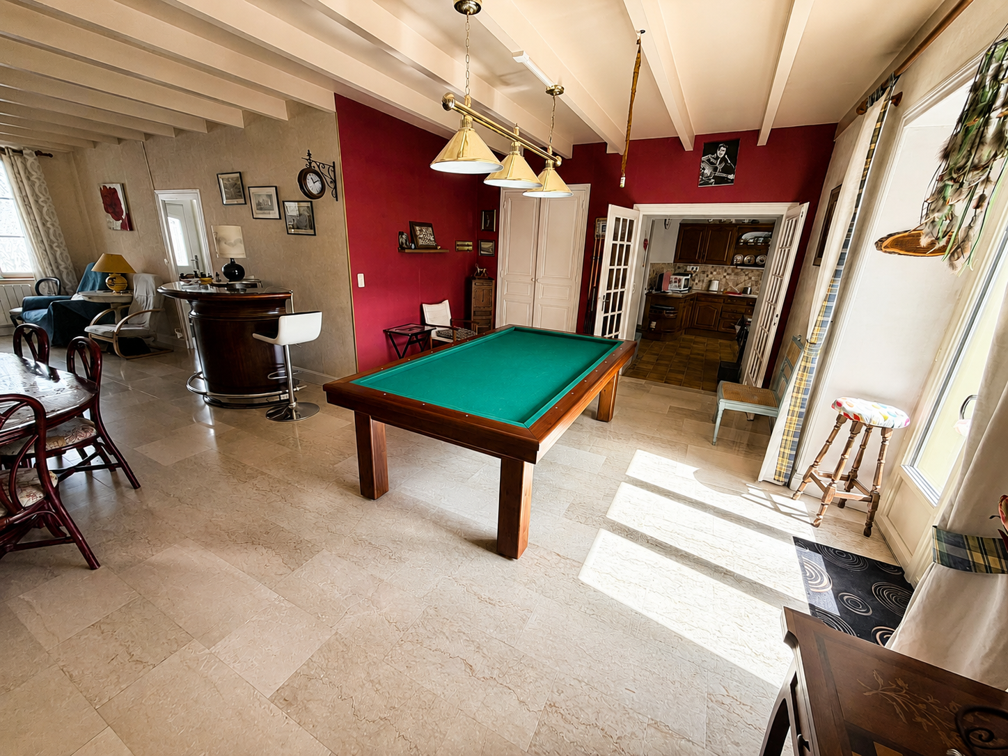 Maison à vendre à Loulay (17330) – 180 m² – 4 chambres – Terrasse – Garage – Centre-ville