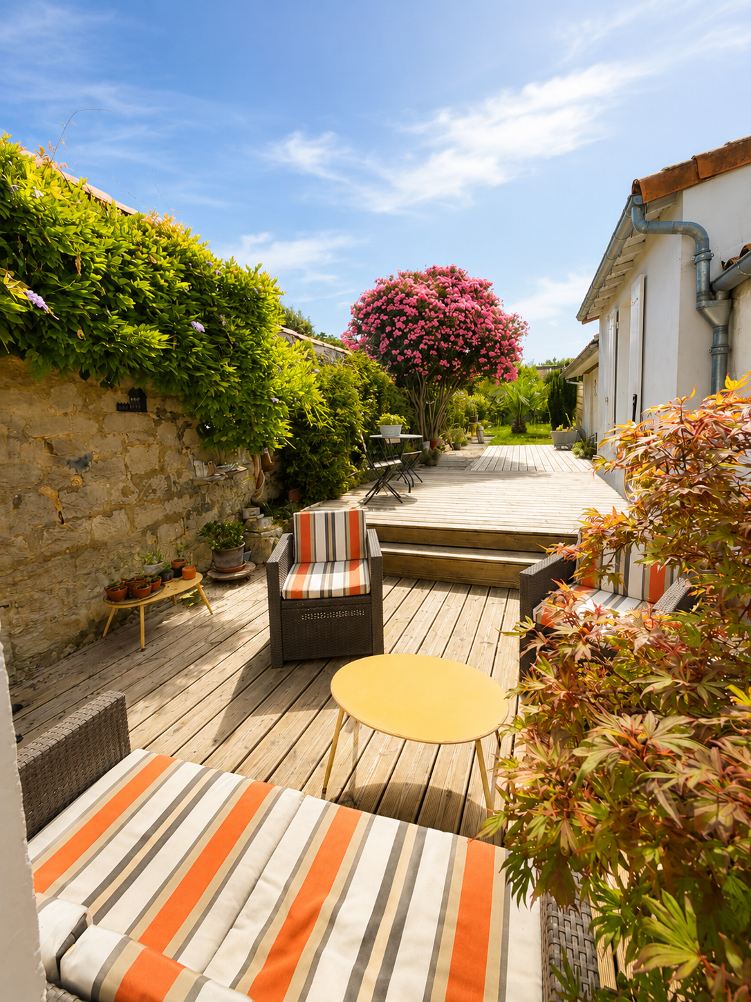 Ensemble immobilier de 134 m² — Saintes Rive Droite — Deux logements indépendants